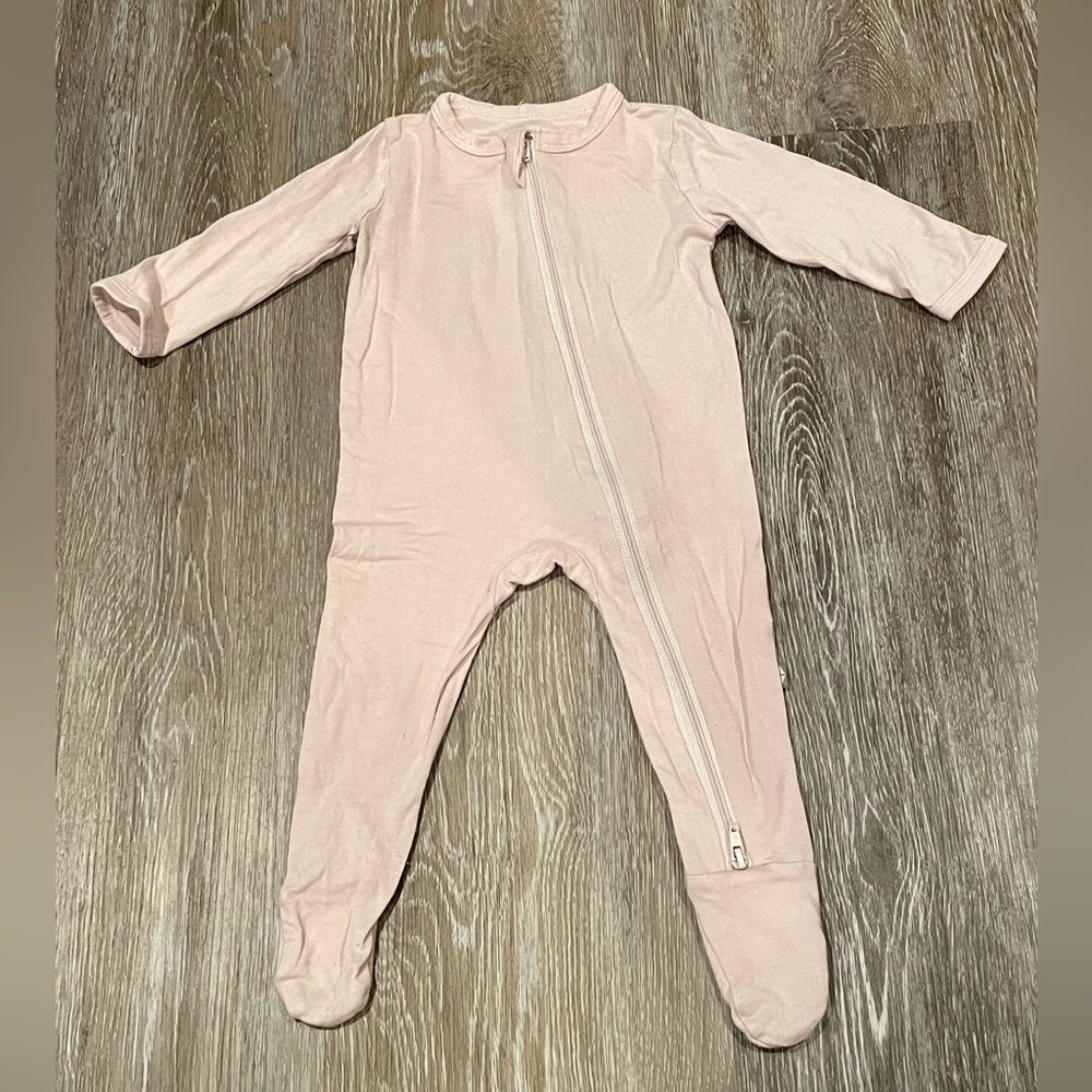 EUC Kyte Baby Bamboo Footie Pjs